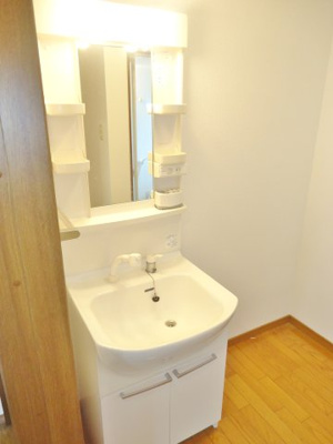 【洗面所】 | 小砂ハイツ | 洗面化粧台　※左右反転・イメージ