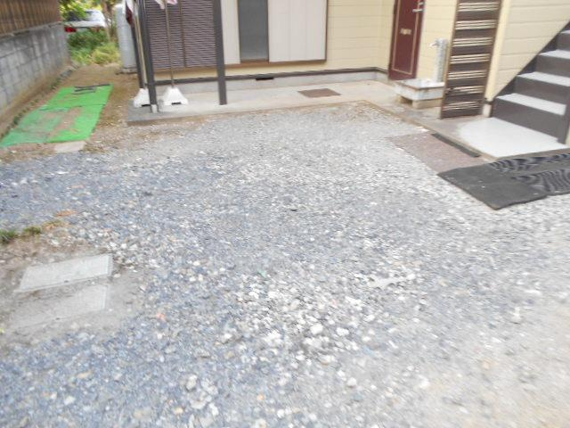 西沢ハイツのエントランス