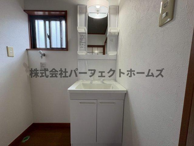 木屋元町テラウハウス　賃貸の独立洗面台|使いやすい独立洗面台です