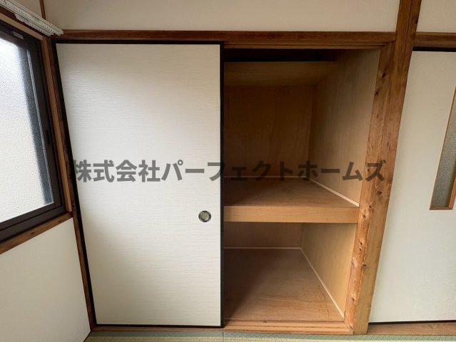 木屋元町テラスハウス　賃貸の収納|便利な収納スペースです