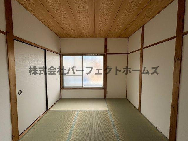 木屋元町テラスハウス　賃貸の和室|明るい和室です
