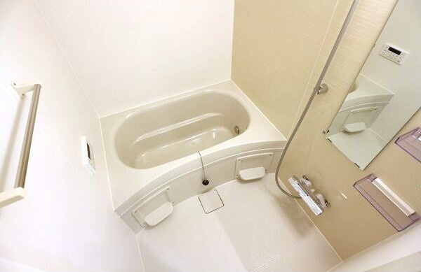 ＲＥＧＡＬＥＳＴ植田の浴室