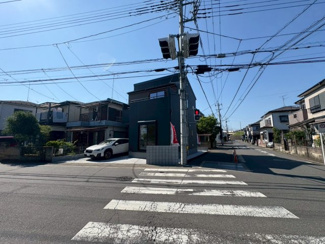 【前面道路含む現地写真】