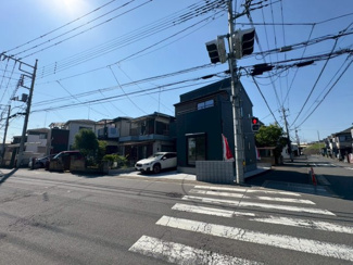 【前面道路含む現地写真】