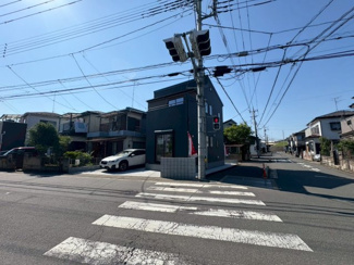 【前面道路含む現地写真】