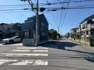 【前面道路含む現地写真】