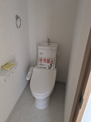 いろどりアイタウン　安中市秋間みのりが丘22-P1のトイレ|落ち着いた色調のトイレです