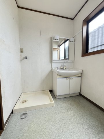 中古住宅　石原２丁目の独立洗面台