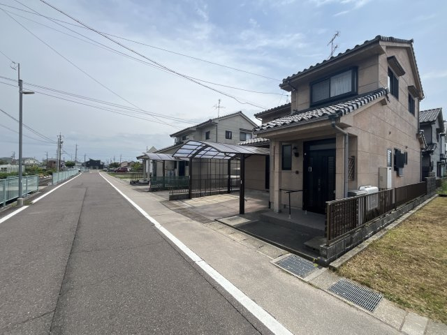 中古住宅　石原２丁目の前面道路含む現地写真