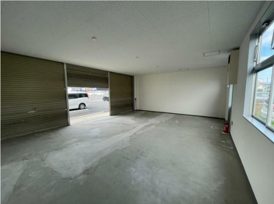 栗東市辻の店舗事務所の内装|室内です