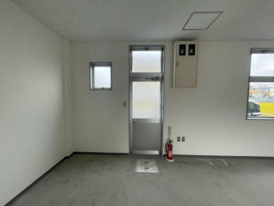 栗東市辻の店舗事務所の内装|室内です