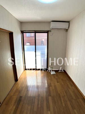 【居間・リビング】 | メゾン坂左右 | こちらのリビングで趣味の時間をお楽しみください