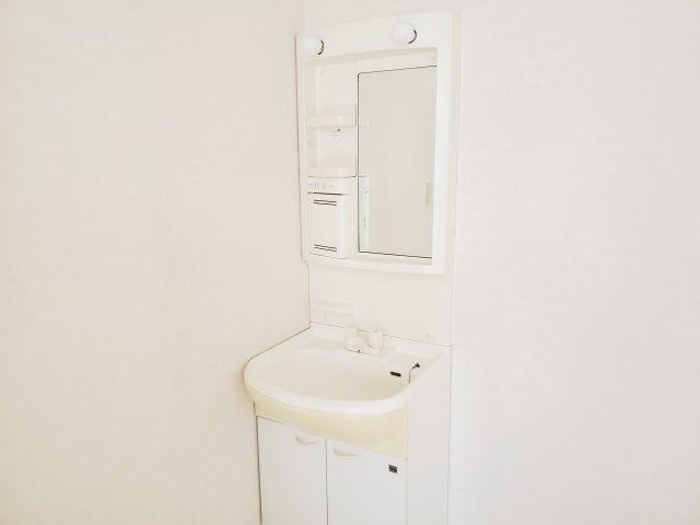 クワハラビルの洗面所