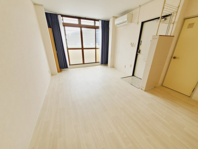 クワハラビルの寝室