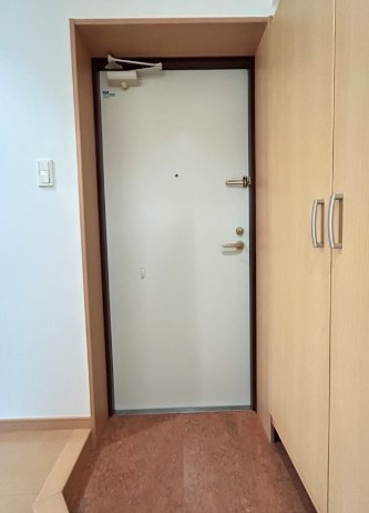 ルミエラ・プリンシピオの玄関