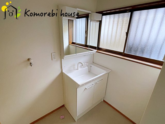 白岡市彦兵衛　1期　中古一戸建ての独立洗面台|11/10　撮影済み