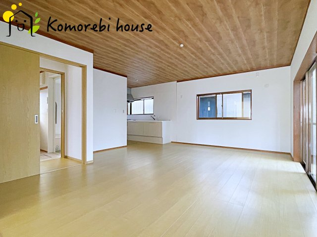 白岡市彦兵衛　1期　中古一戸建ての居間・リビング|11/10　撮影済み