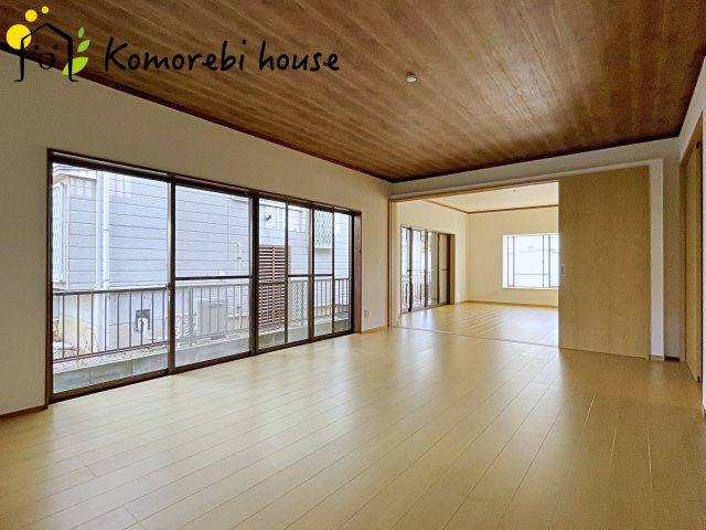 白岡市彦兵衛　1期　中古一戸建ての居間・リビング|11/10　撮影済み