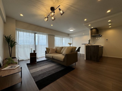 【居間・リビング】コスモ三滝本町 