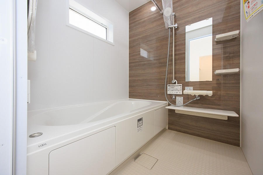 サンコート　飯塚市小正の浴室