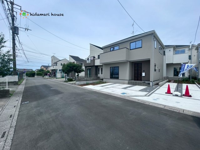 北区別所町2期　新築戸建　アーバンスタイル01の前面道路含む現地写真