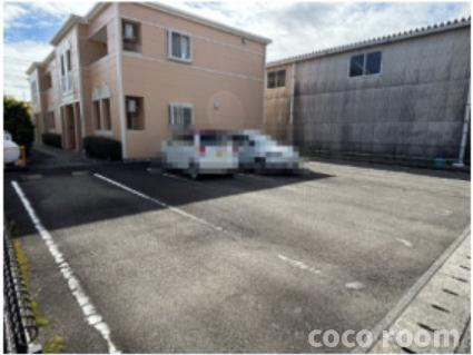グランチェスタⅠの駐車場