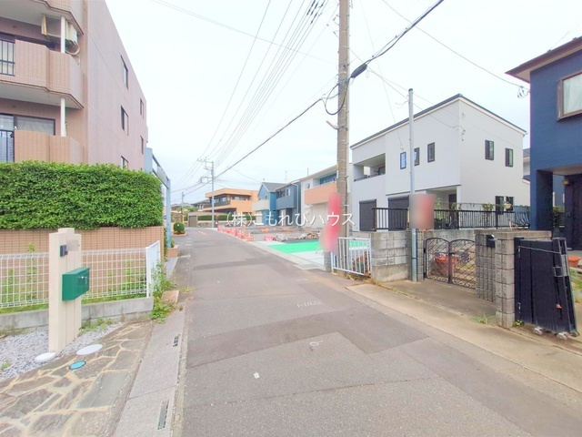 鴻巣市筑波1丁目　新築一戸建て　9区画　05の前面道路含む現地写真|撮影：'25/09/16