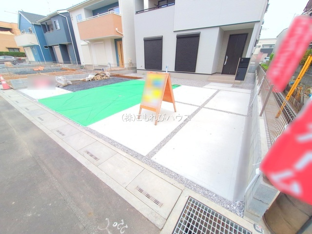 鴻巣市筑波1丁目　新築一戸建て　9区画　05の駐車場|撮影：'25/09/16