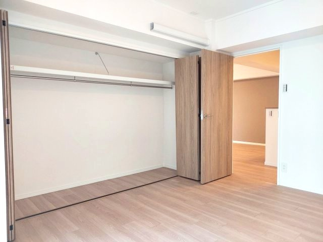 サニークレスト宝塚の洋室|洋室約7.5帖