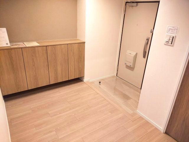 サニークレスト宝塚の玄関