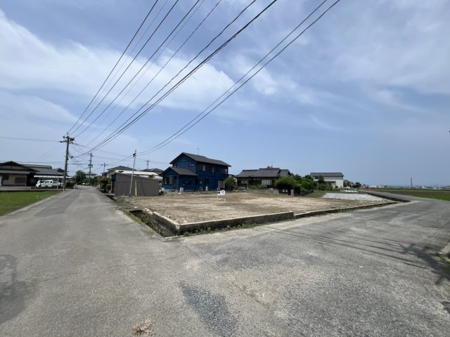 千丁町太牟田売り土地の前面道路含む現地写真