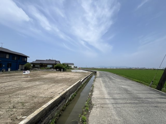 千丁町太牟田売り土地の前面道路含む現地写真