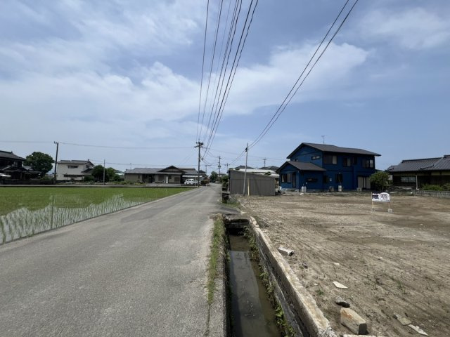 千丁町太牟田売り土地の前面道路含む現地写真