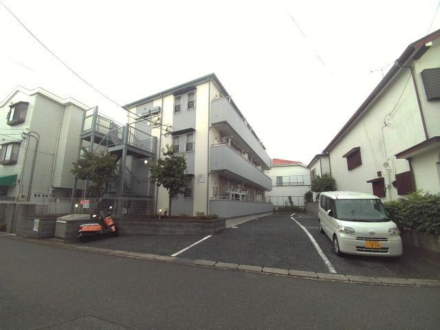 パールパティオの駐車場