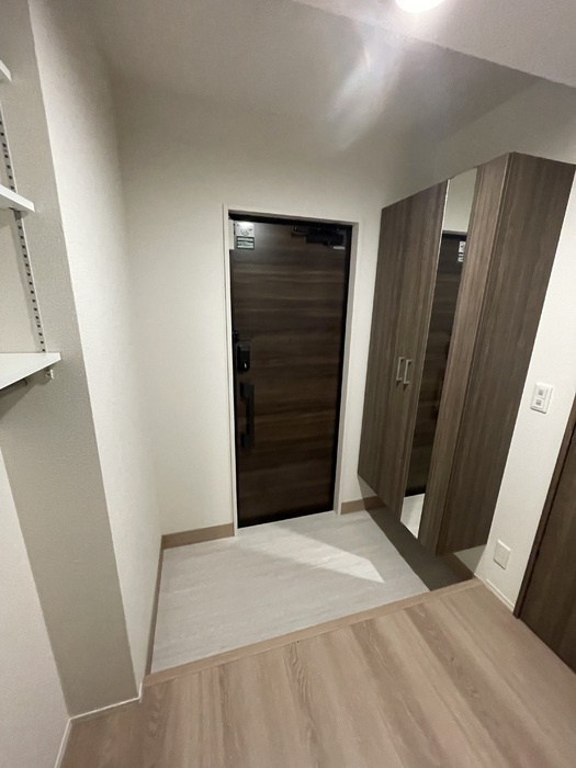 Ｄ－ＲＯＯＭ高須２丁目　B棟の玄関