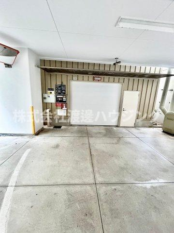 パークフラッツ江坂の駐車場