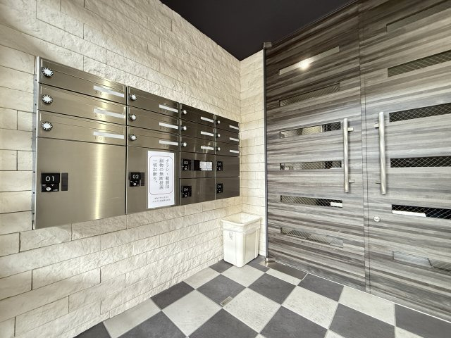 EDIFICE長居のエントランス