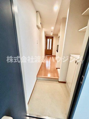 ミラクルセブン江坂の玄関