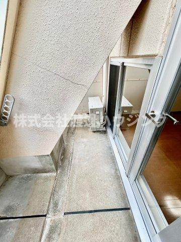 ミラクルセブン江坂のバルコニー