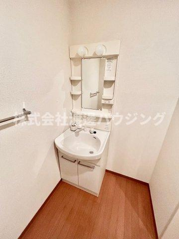 ミラクルセブン江坂の洗面所