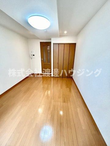 ミラクルセブン江坂の寝室