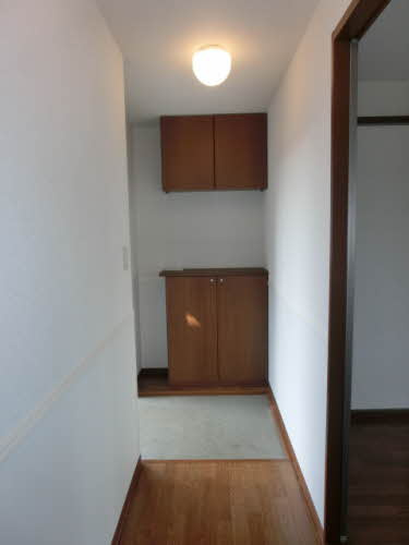 カーサ焼山中央E棟の玄関