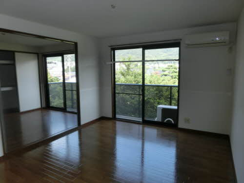 カーサ焼山中央E棟の居間・リビング