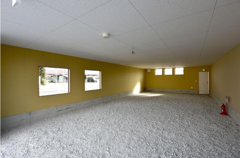 湖南市夏見の店舗事務所の内装