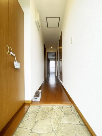 ウィルモア夷山　Ｂ棟の玄関