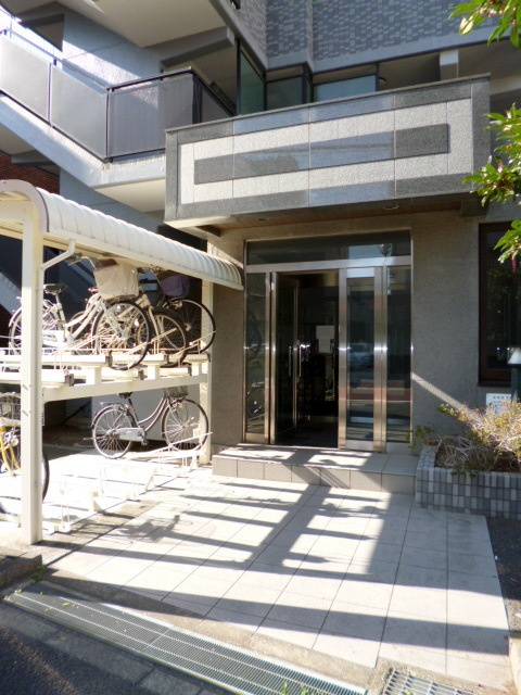 プレミール・オークスのエントランス|★オートロック対応エントランス★