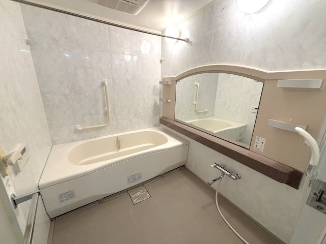 ファミールあざみ野スカーレットヒルズの浴室