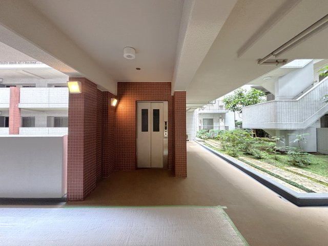 ファミールあざみ野スカーレットヒルズのその他共用部分|エレベーター
