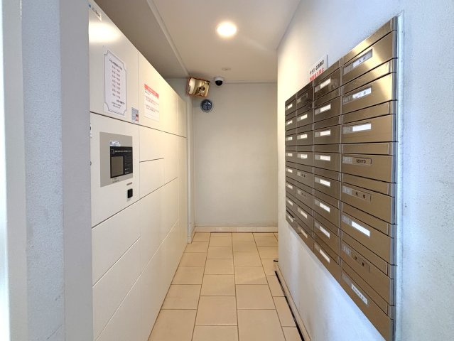 ファミールあざみ野スカーレットヒルズの設備|宅配ボックス