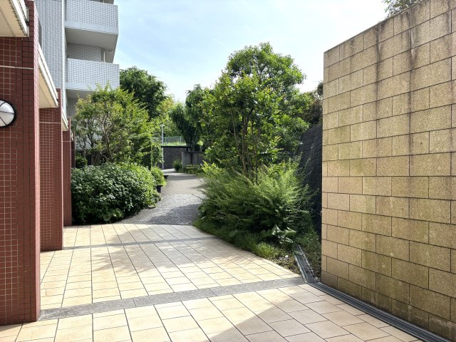 ファミールあざみ野スカーレットヒルズのエントランス